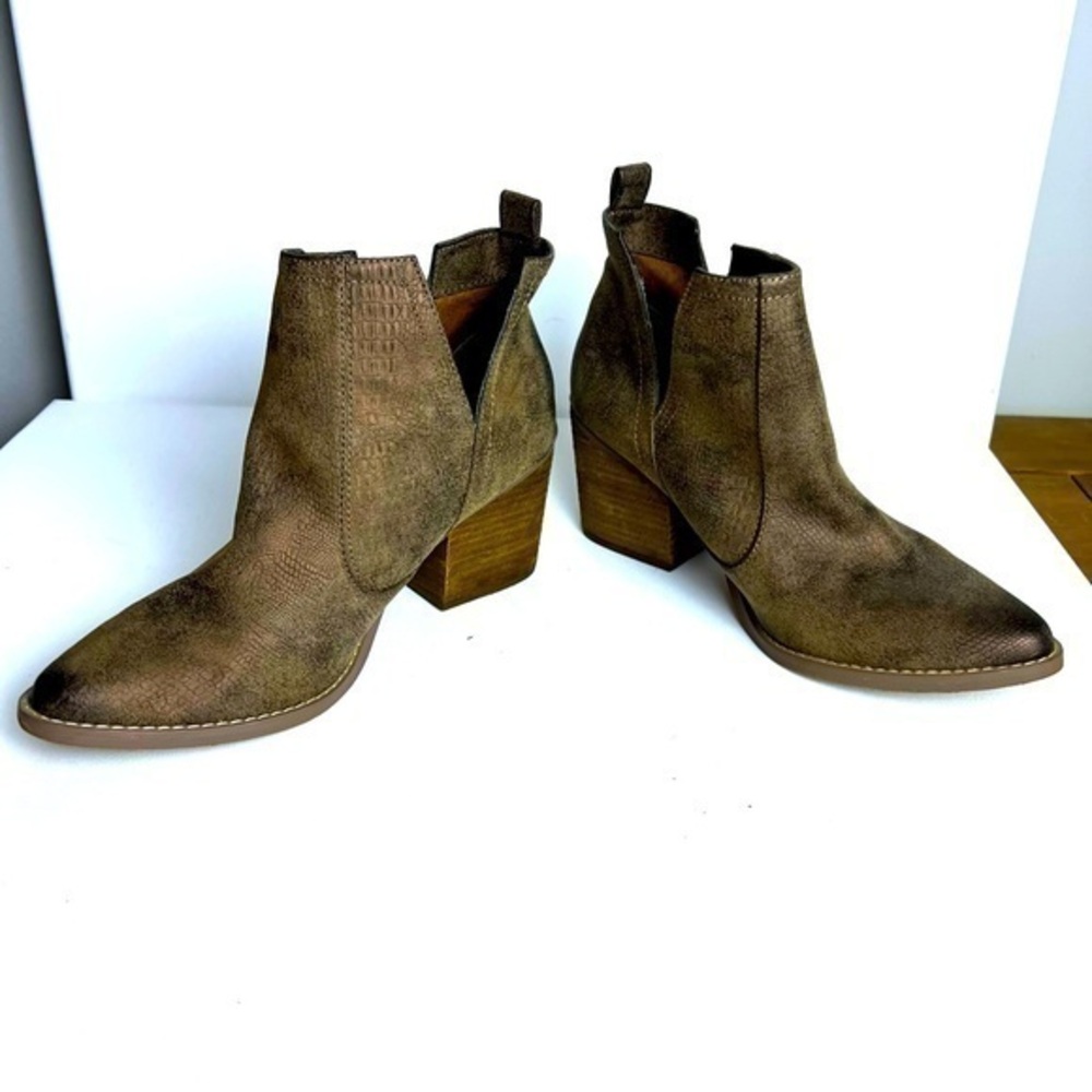 Not Rated Shea V-cut Snakeskin Booties Size 10